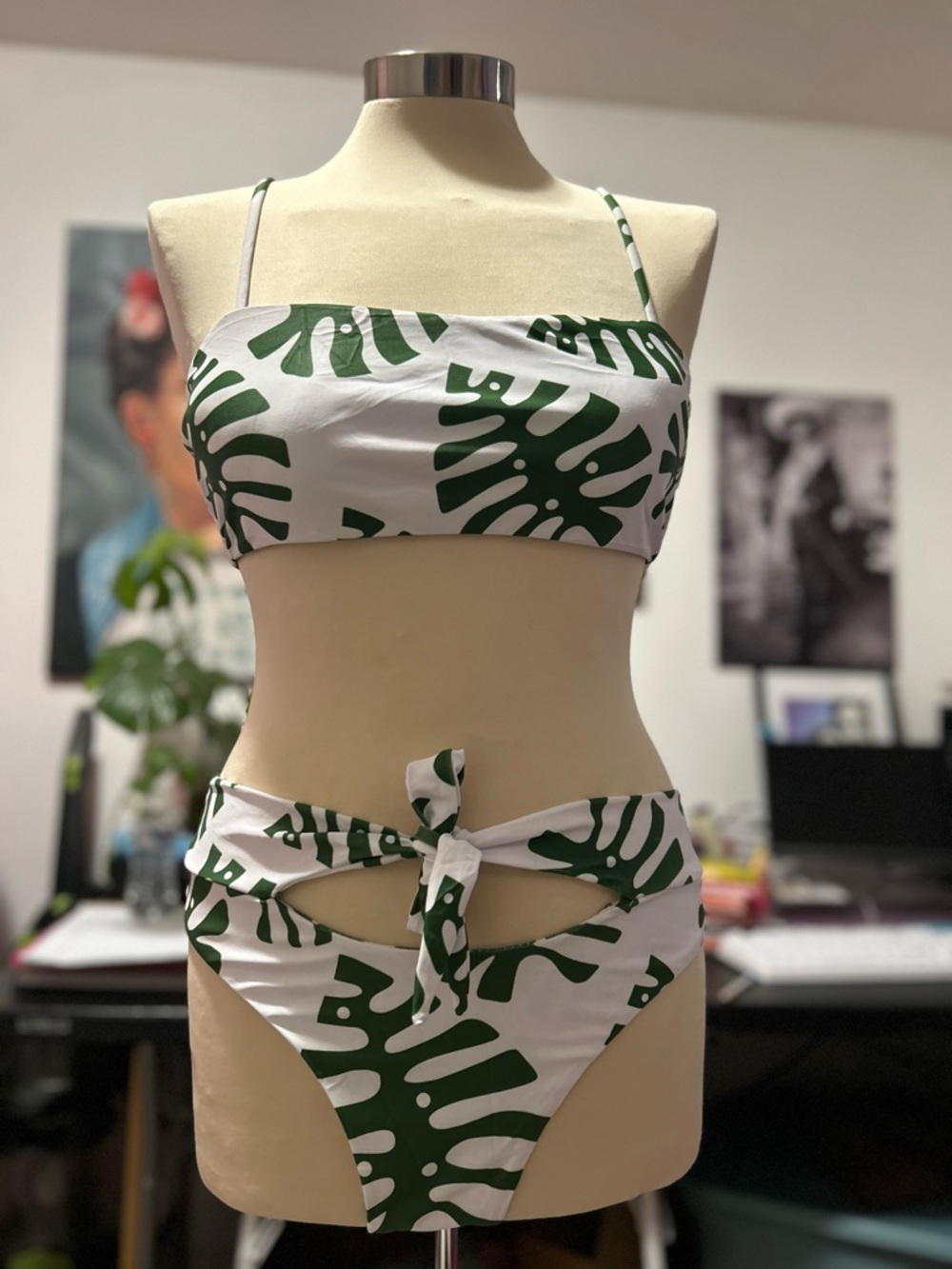 Yira monstera leaf 2 piece bikini size large